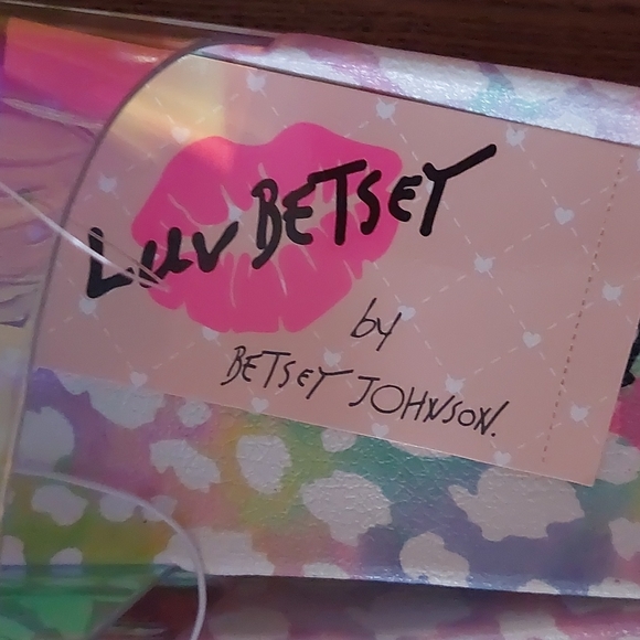 Betsey Johnson leopard iridescencent PVC slides - Picture 2 of 4